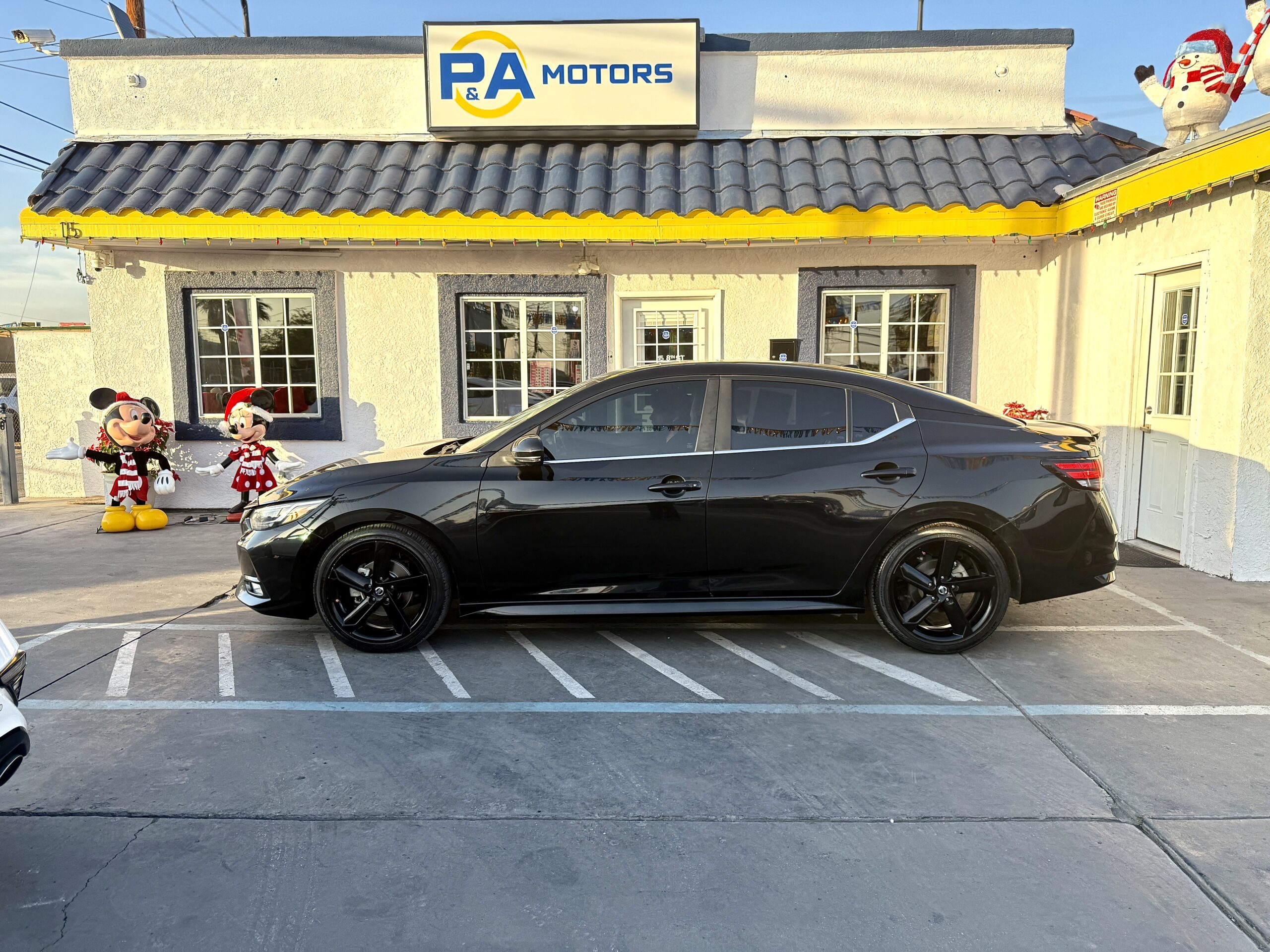 2022 Nissan Sentra SR's photo