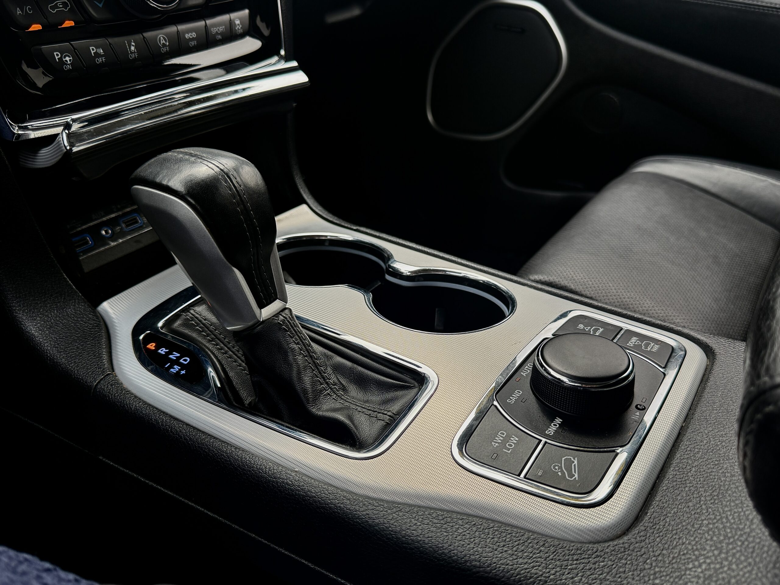 2020 Jeep Grand Cherokee Summit - Photo 12